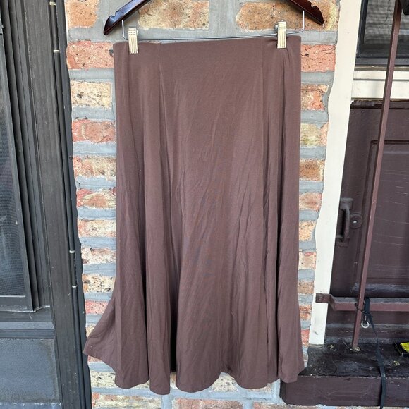 Aritzia - Brown Skirt - Midi length - Flowy - Picture 2 of 8